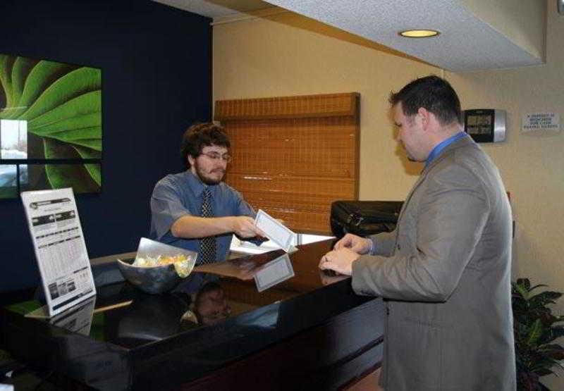Fairfield Inn & Suites Mansfield Ontario Interior photo